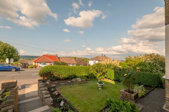 3 Bedroom Semi-Detached House For Sale In Moor End Road, Halifax, HX2
