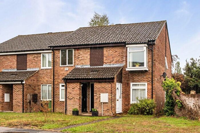 2 Bedroom Maisonette For Sale In Swanton Gardens, South Millers Dale, Chandler's Ford, SO53