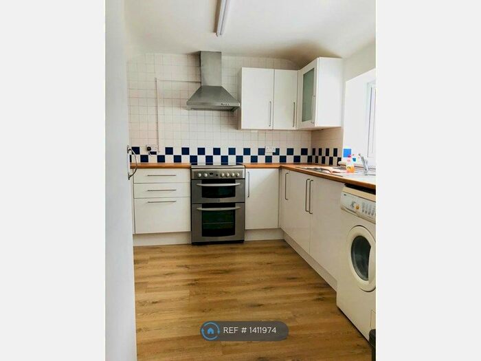 1 Bedroom Flat To Rent In Eclipse Street, Cardiff, CF24