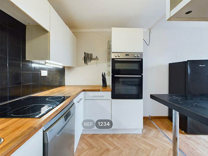 1 Bedroom Flat To Rent In Carlton House, Anlaby Road, HU3