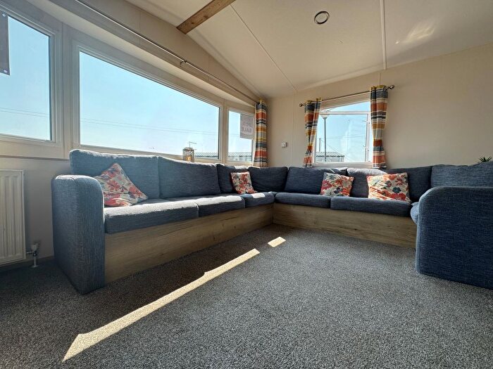 2 Bedroom Mobile/park Home For Sale In Pevensey Bay Holiday Park, Eastbourne Rd Pevensey, BN24