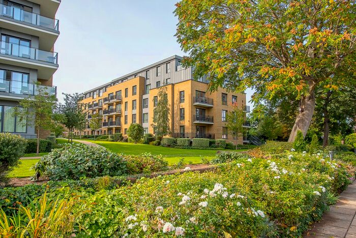 1 Bedroom Flat For Sale In Broom Road, Teddington, TW11