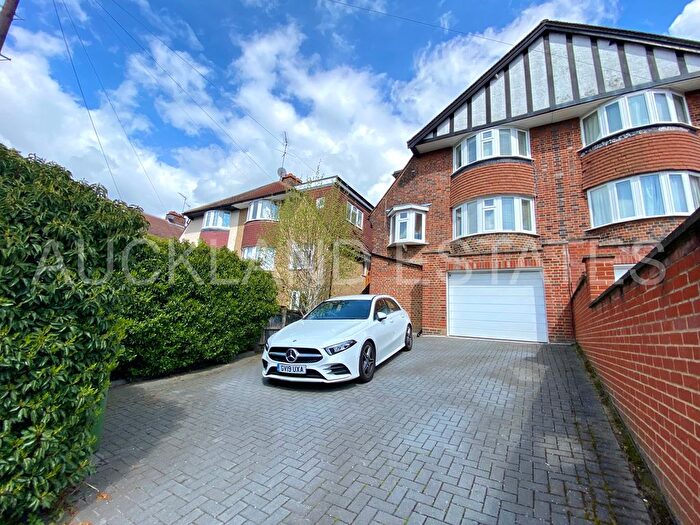 4 Bedroom Semi-detached House To Rent In Mutton Lane, Potters Bar, EN6