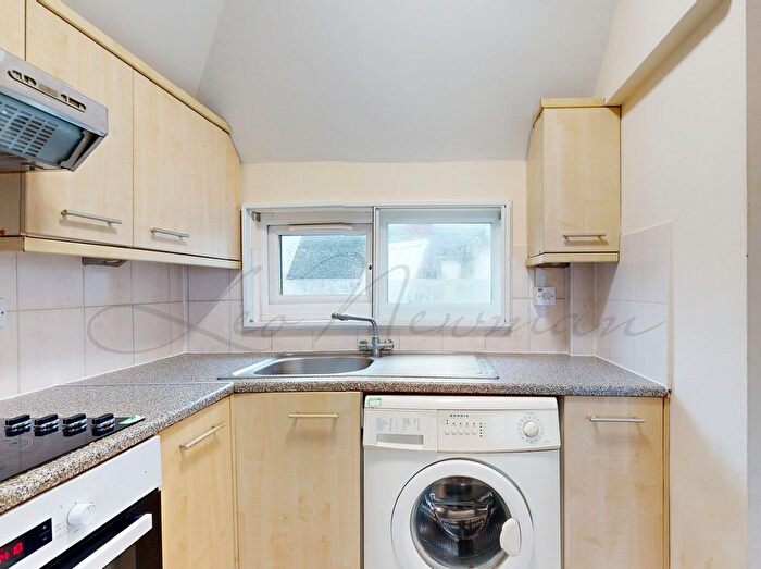 Studio To Rent In Whitecastle Mansions, Wakemans Hill Avenue, NW9