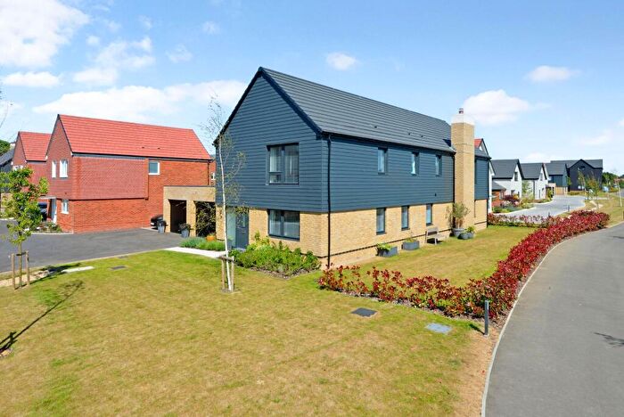 4 Bedroom Detached House For Sale In Romaine Road, Cranleigh, GU6