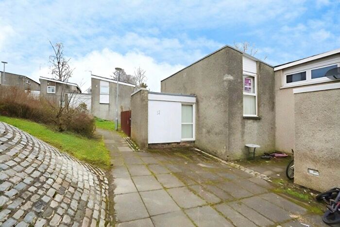 2 Bedroom End Of Terrace House To Rent In Pine Place, G67