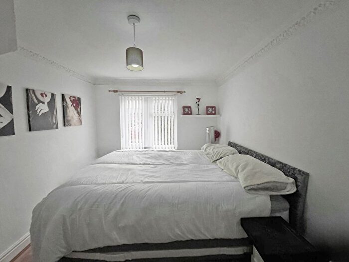 2 Bedroom Semi-Detached House For Sale In Mottram Close, Liverpool, L33