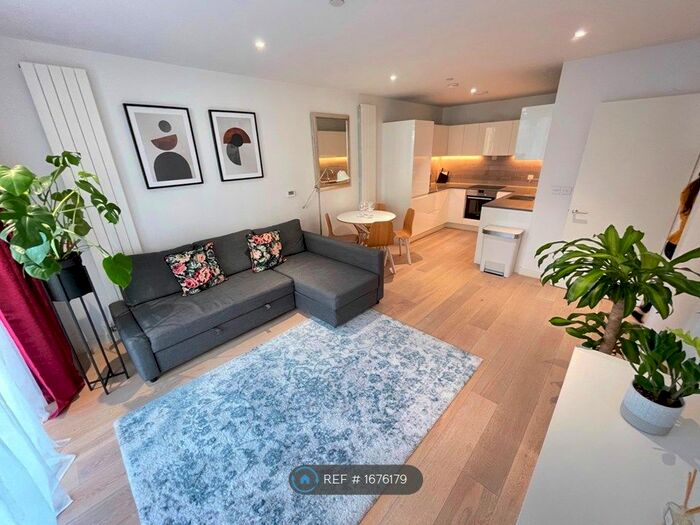 1 Bedroom Flat To Rent In Cunningham Avenue, London, E16