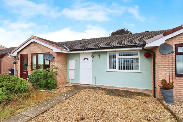 1 Bedroom Bungalow For Sale In Llys Court, Oswestry, Shropshire, SY11