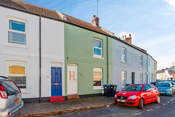 2 Bedroom Terraced House For Sale In Station Road, Worthing, BN11
