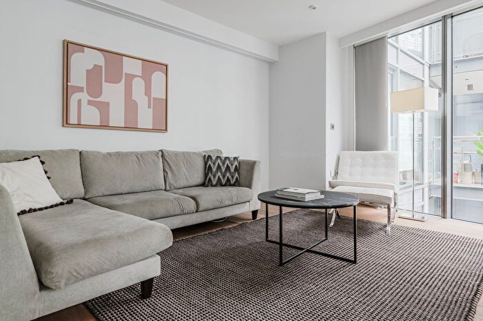 2 Bedroom Flat To Rent In Covent Garden, London, WC2H