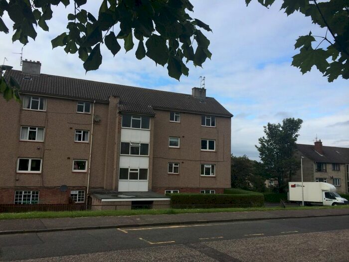 3 Bedroom Flat To Rent In Oxgangs Street, Edinburgh, EH13