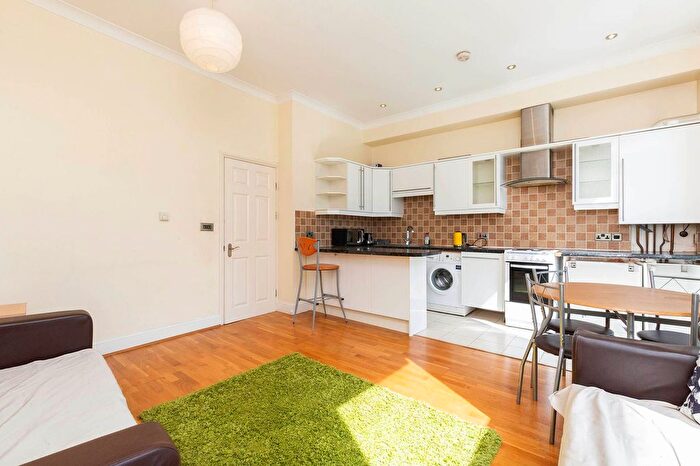 2 Bedroom Flat To Rent In Milton Road, London, W3