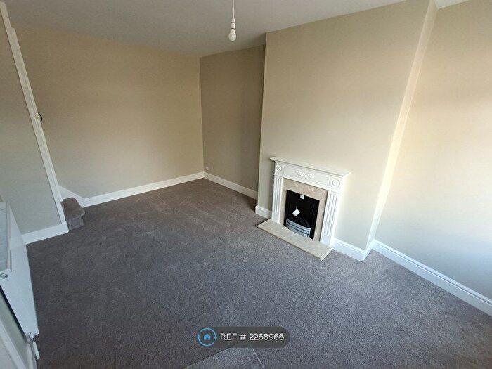 2 Bedroom End Of Terrace House To Rent In Ashbourne Road, Keighley, BD21