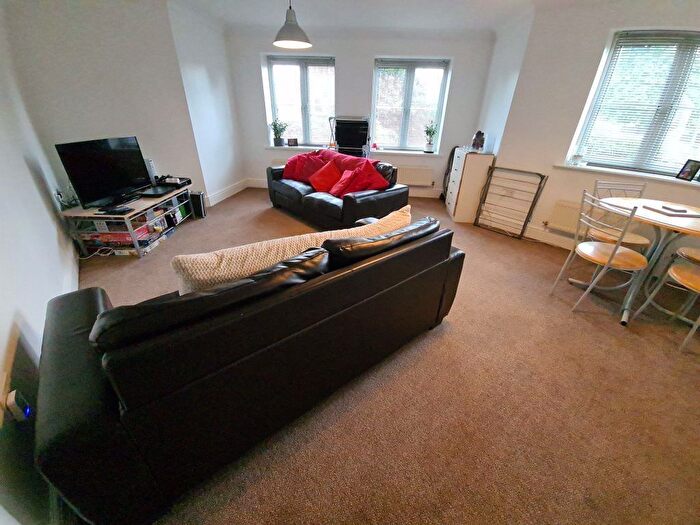 3 Bedroom Semi Detached House To Rent In Cherry Court, Leeds, LS6