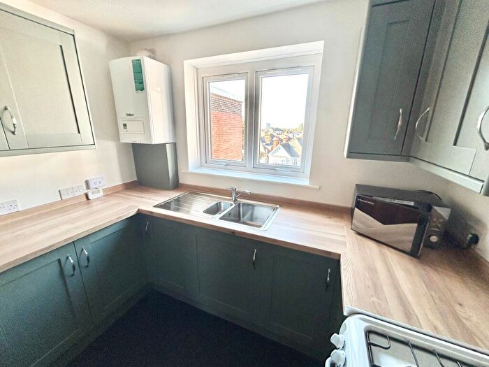 2 Bedroom Apartment To Rent In Craneswater Park, Southsea, PO4