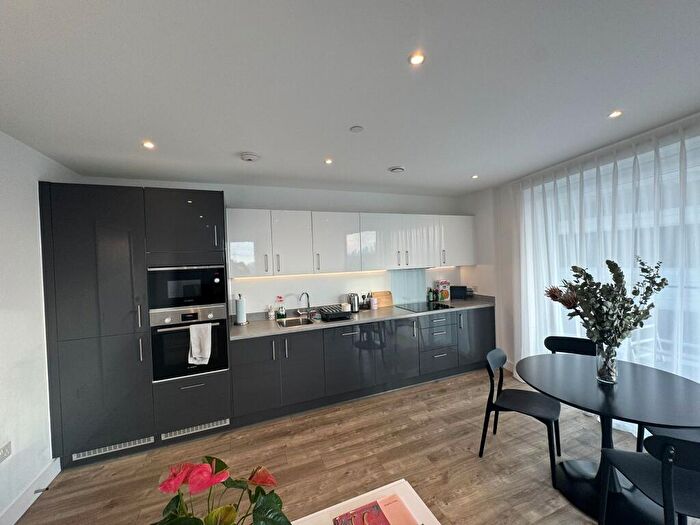 2 Bedroom Apartment To Rent In Beck Square, E10