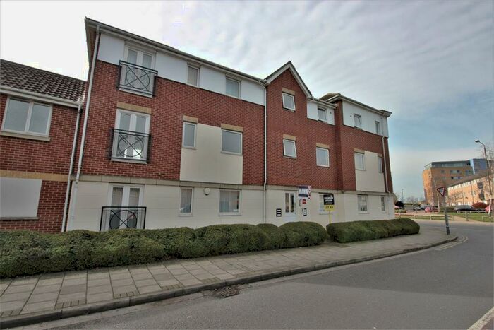 1 Bedroom Farm House To Rent In Hill View Drive, Thamesmead, London, SE28