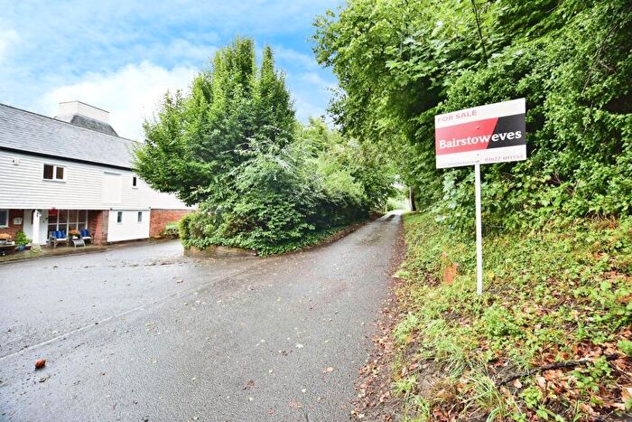 3 Bedroom Terraced House For Sale In Gibbs Hill, Maidstone, Kent, ME18