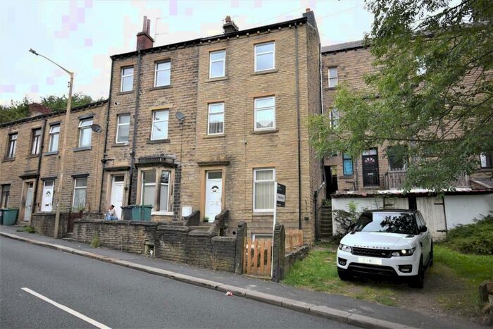 3 Bedroom End Of Terrace House To Rent In Dale Street, Longwood, Huddersfield, HD3