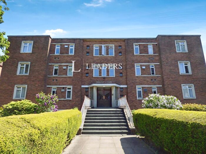 1 Bedroom Flat To Rent In Queens Court, Hill Lane, Southampton, SO15