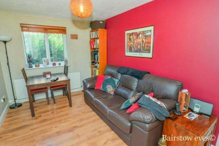 1 Bedroom Flat To Rent In Peregrin Road, Waltham Abbey, EN9