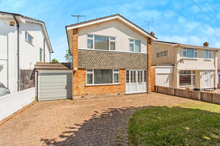 3 Bedroom Detached House For Sale In Ashurst Avenue, Southend-on-Sea, Essex, SS2