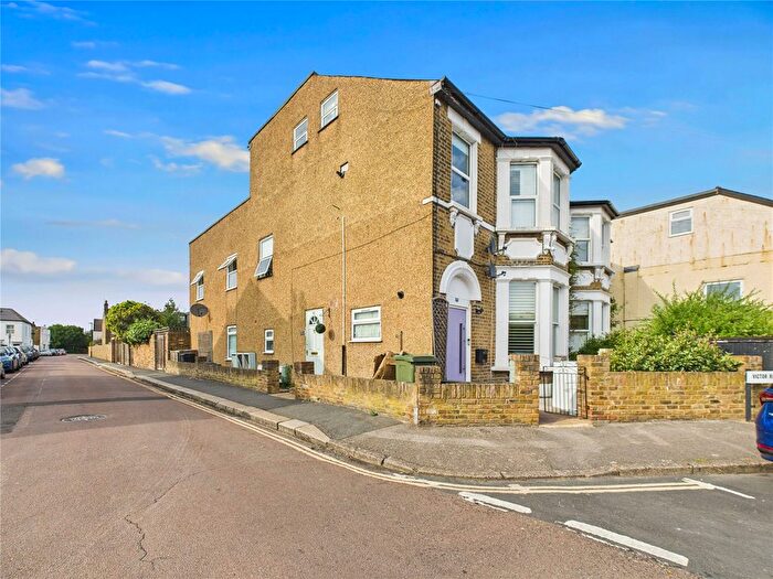 Studio To Rent In Victor Road, Teddington, TW11