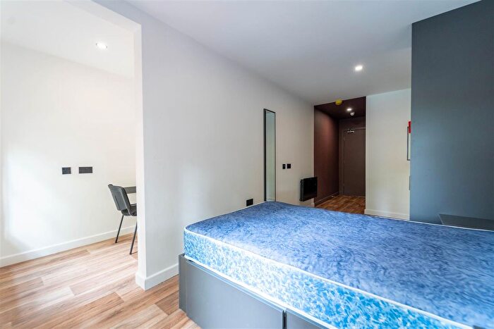 Studio To Rent In Pershore Road, Stirchley, Birmingham, B30