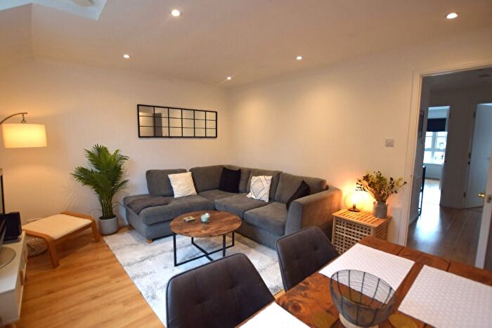 2 Bedroom Flat To Rent In Hopetoun Crescent, New Town, Edinburgh, EH7