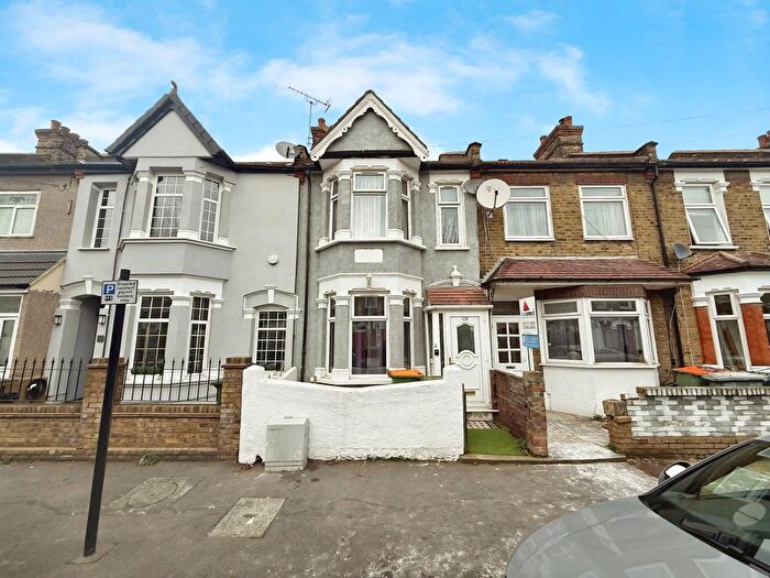 4 Bedroom End Of Terrace House To Rent In Mitcham Road, East Ham, London, E6