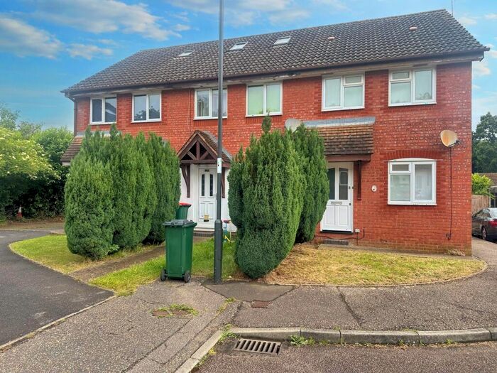 2 Bedroom End Of Terrace House To Rent In Berkeley Close (), Crawley, RH11