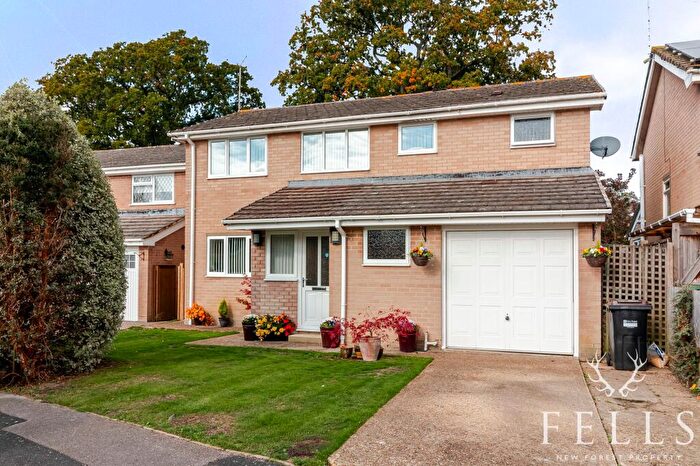 4 Bedroom Detached House For Sale In Pear Tree Close, Bransgore, BH23