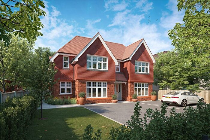 4 Bedroom Semi-Detached House For Sale In Brunswick Place, Weybridge, Surrey, KT13