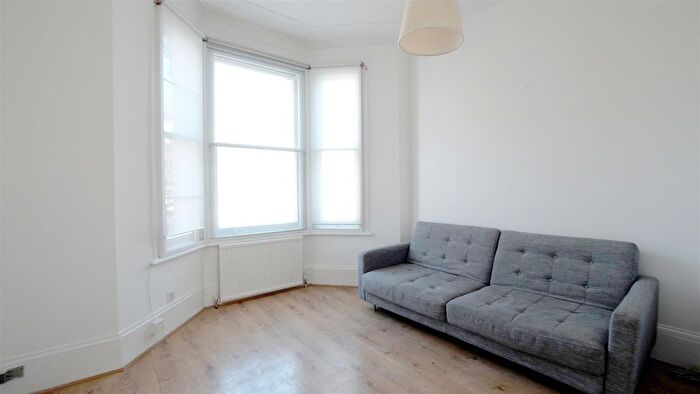 2 Bedroom Flat To Rent In Saltram Crescent, Maida Vale, W9