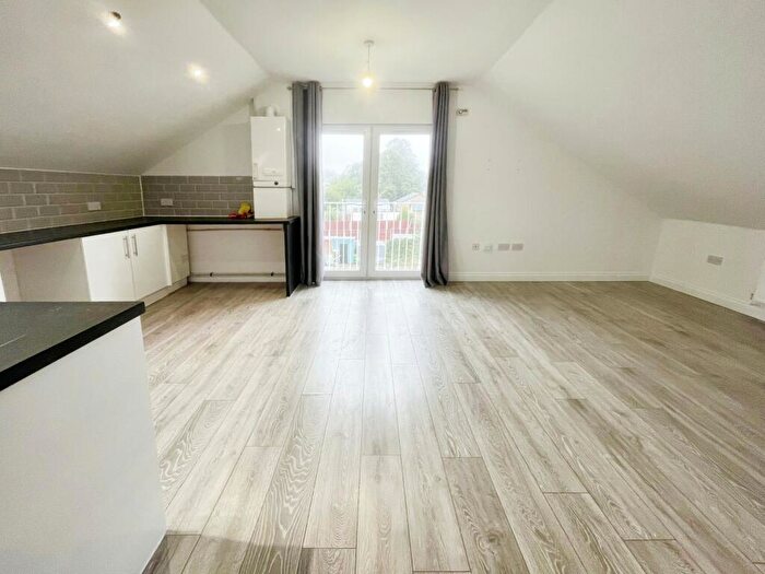 2 Bedroom Flat To Rent In London Road, Grays, RM20