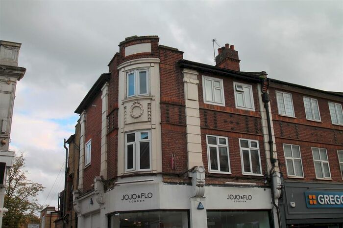 2 Bedroom Flat To Rent In Green Lanes, London, N13