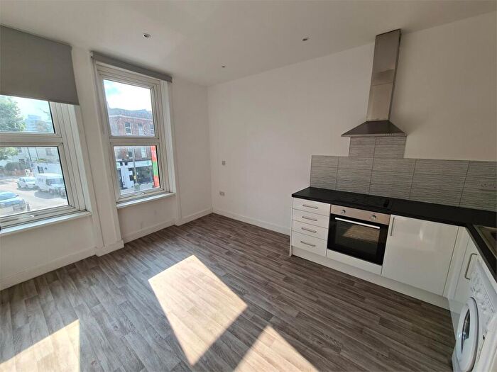 2 Bedroom Flat To Rent In High Road, East Finchley, N2