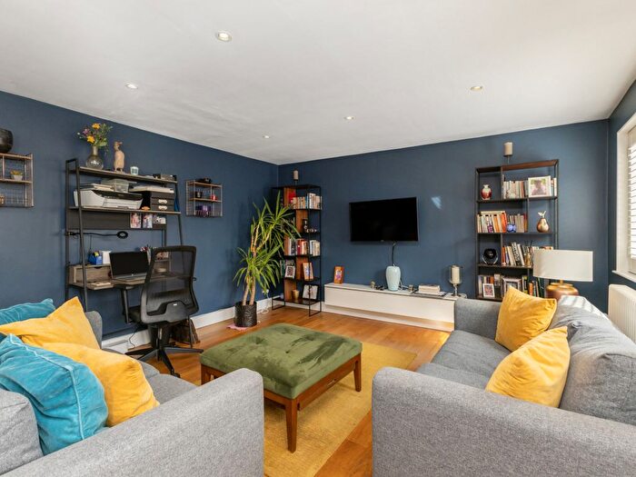 2 Bedroom Terraced House For Sale In Union Mews, London, SW4