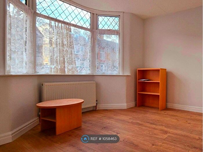 4 Bedroom End Of Terrace House To Rent In Wedderburn Road, Barking, IG11