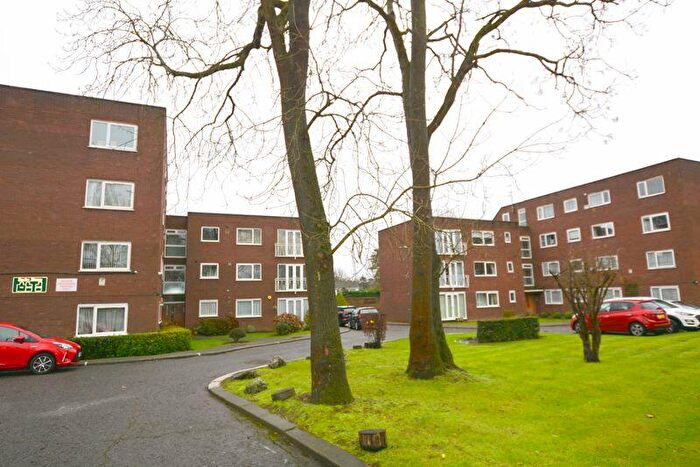 2 Bedroom Apartment To Rent In Chesswood Way, Pinner, HA5