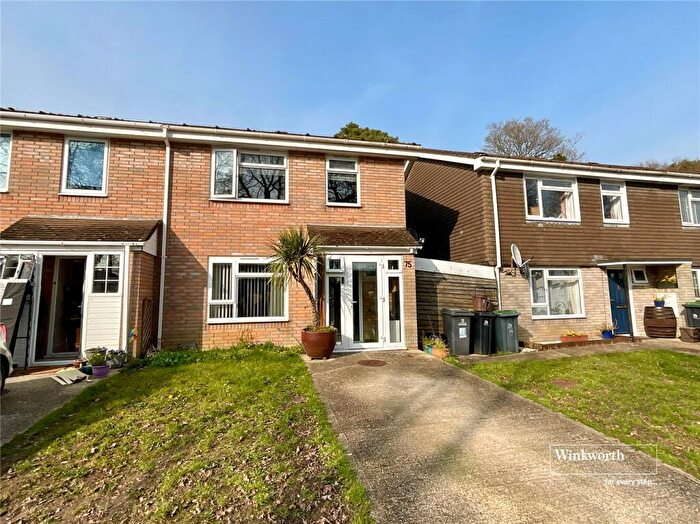 3 Bedroom End Of Terrace House For Sale In Plantation Drive, Walkford, Christchurch, BH23