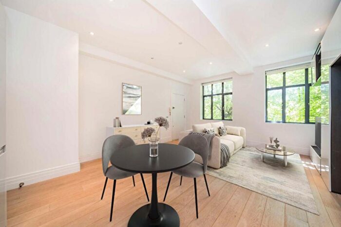 1 Bedroom Flat For Sale In Grafton Road, Kentish Town, NW5