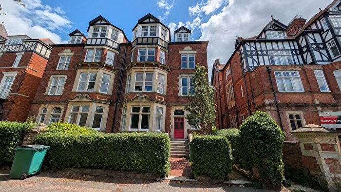 2 Bedroom Flat To Rent In Earls Avenue, Folkestone, Kent, CT20