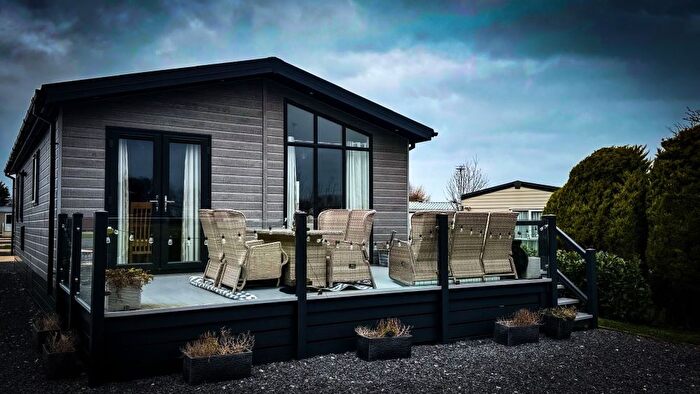 2 Bedroom Park Home For Sale In Willow Grove Park, Sandy Lane, Preesall, Poulton-Le-Fylde, FY6