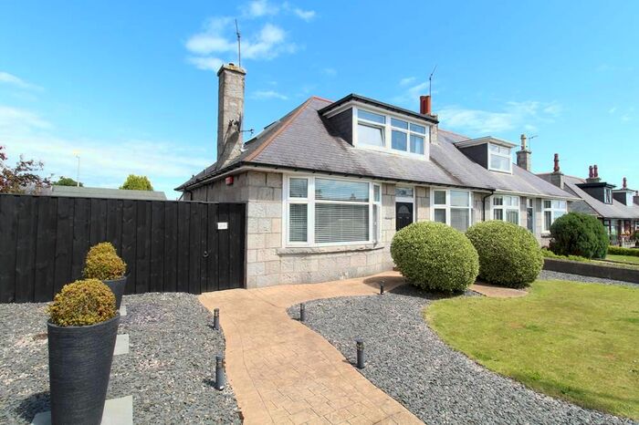 4 Bedroom Detached House To Rent In Rosehill Drive, Aberdeen, AB24