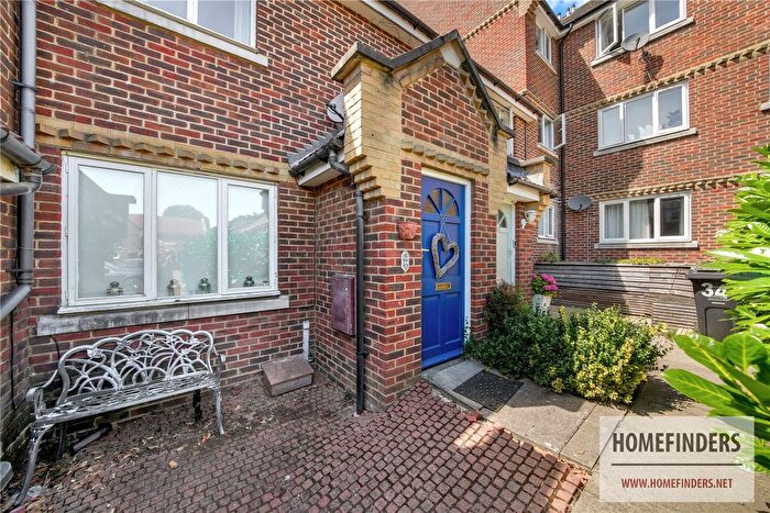 2 Bedroom Terraced House For Sale In Northiam Street, Hackney, E9