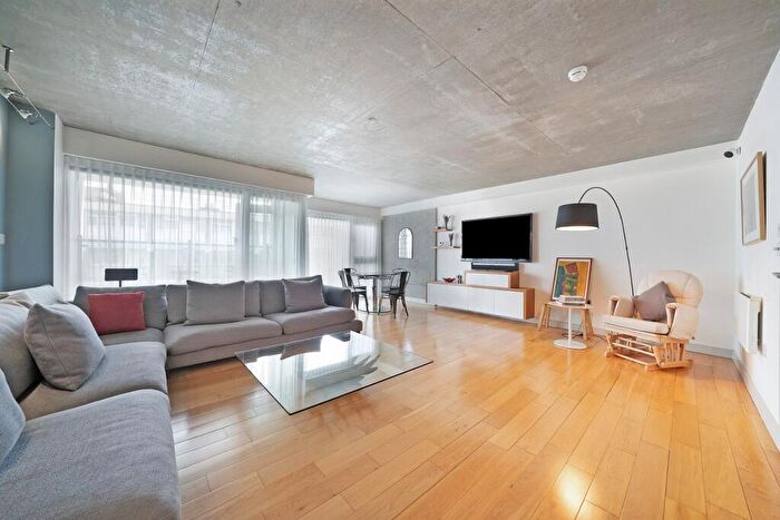 2 Bedroom Flat To Rent In Micawber Wharf, Micawber Street, N1