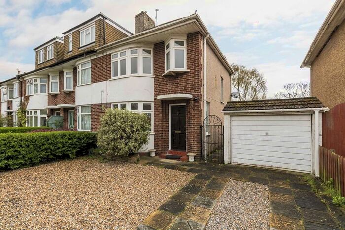 3 Bedroom Property To Rent In Longford Close, Hampton Hill, Hampton, TW12
