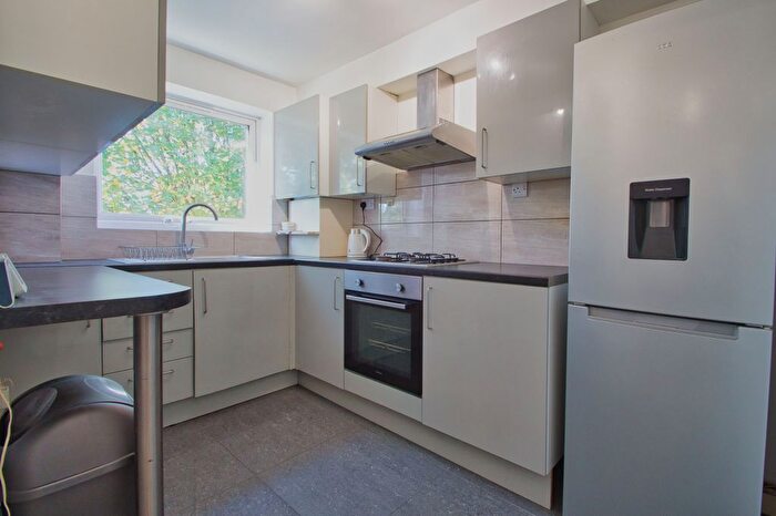 1 Bedroom Flat To Rent In Huxley Close, Northolt, UB5